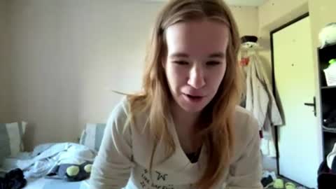 Snapshot of inespacheco chatting on July 5, 12:01 pm Sofia online show from July 5, 12:01 pm