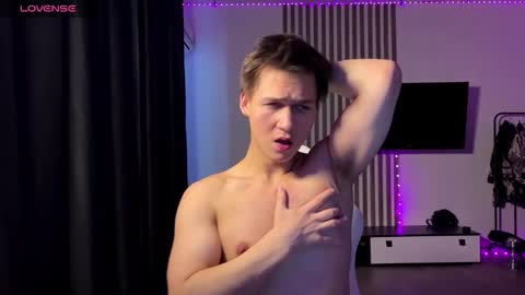 Snapshot of infernolustt chatting on March 13, 9:05 am infernolustt online show from March 13, 9:05 am