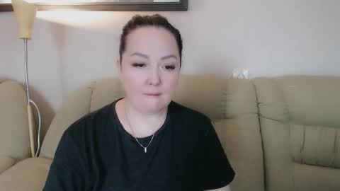 Snapshot of infinity_loveliness chatting on February 14, 7:49 am Infinity online show from February 14, 7:49 am