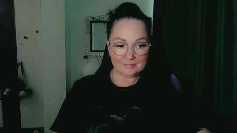 Snapshot of infinity_loveliness chatting on July 13, 7:22 am Infinity online show from July 13, 7:22 am