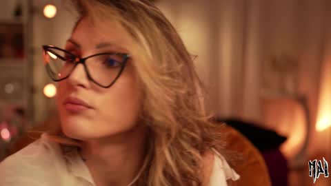 Snapshot of informal_ chatting on February 27, 1:27 am MAL --- online show from February 27, 1:27 am