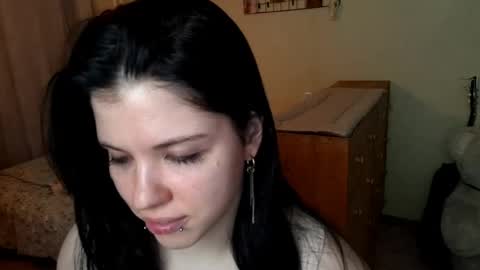 Mia online show from April 13, 2:22 pm