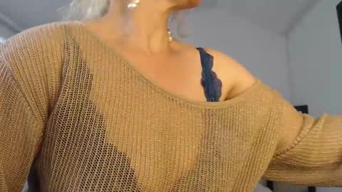 Snapshot of ingridbergman chatting on December 27, 2:33 pm online show from December 27, 2:33 pm