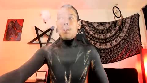 Snapshot of ink_u_buzz chatting on February 20, 2:39 pm Dani online show from February 20, 2:39 pm