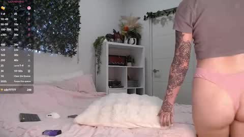 Snapshot of inkedangelofficial chatting on February 9, 11:42 pm Inkedangelofficial online show from February 9, 11:42 pm