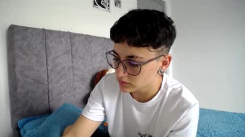 lyan onlyfans n linda online show from March 8, 6:34 pm