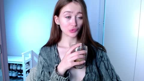 Lina online show from January 28, 1:49 pm