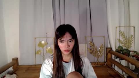 Snapshot of innocent_lover_ziaxx chatting on May 14, 2:24 pm your zia online show from May 14, 2:24 pm