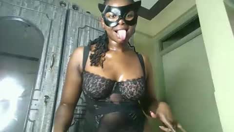 innocentberry1 online show from April 26, 8:39 pm