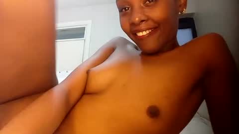 Snapshot of innocentcuteface chatting on December 2, 3:36 pm Amber online show from December 2, 3:36 pm