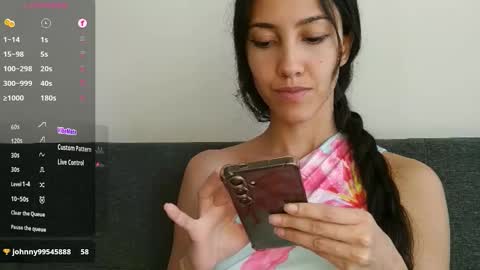 Laroa online show from November 14, 8:29 pm