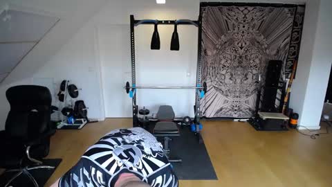 insanemaxxx online show from December 2, 9:35 am