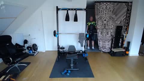 insanemaxxx online show from December 3, 10:39 am