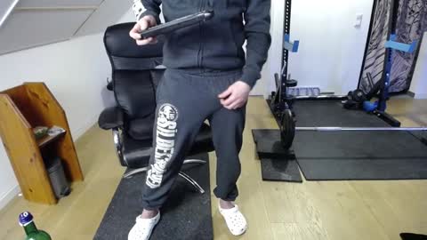 insanemaxxx online show from December 6, 2:38 pm