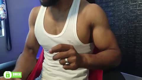 insanestud_miles2 online show from December 23, 7:39 am