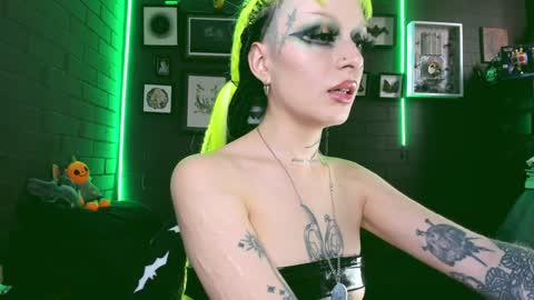   SANIA  online show from December 27, 7:46 pm