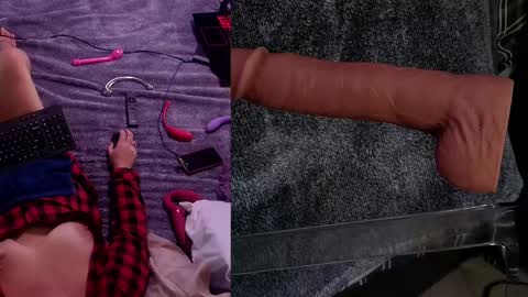 Snapshot of insatiablecpl333 chatting on February 12, 8:40 pm InsatiableCpl333 online show from February 12, 8:40 pm