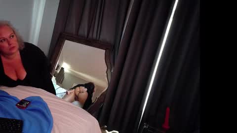 InsatiableCpl333 online show from February 24, 8:07 pm