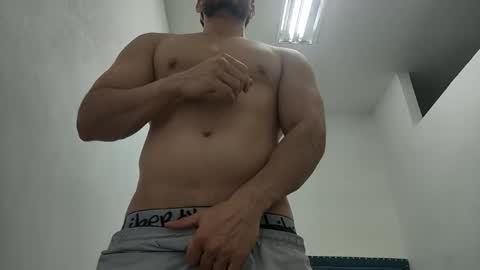 INSTAGRAM  camilodlx online show from December 16, 3:33 am