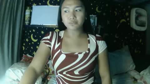 Snapshot of insulting_whoreifica chatting on April 1, 12:17 pm MAXINE online show from April 1, 12:17 pm