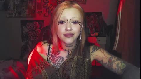 Snapshot of insunnity666 chatting on October 11, 7:01 pm Insunnity666 online show from October 11, 7:01 pm