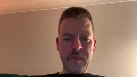 Snapshot of interestedhun chatting on December 15, 11:36 am InterestedHun online show from December 15, 11:36 am