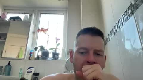 Snapshot of interestedhun chatting on March 3, 11:27 am InterestedHun online show from March 3, 11:27 am