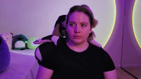 Faye online show from December 16, 1:11 pm