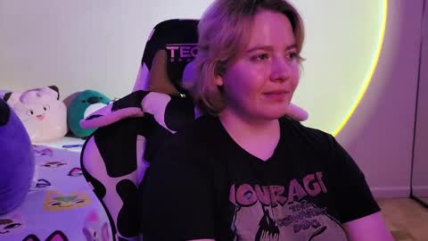 Faye online show from December 29, 4:59 am