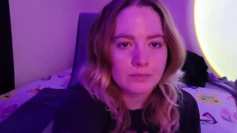 Faye online show from November 30, 4:38 am