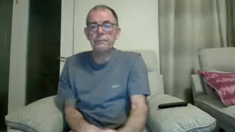 Snapshot of inthemood63 chatting on April 24, 10:01 pm inthemood63 online show from April 24, 10:01 pm