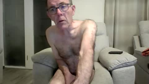 Snapshot of inthemood63 chatting on May 10, 10:26 pm inthemood63 online show from May 10, 10:26 pm