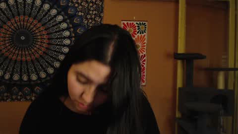 Snapshot of intimatetales chatting on December 5, 2:31 am Africa online show from December 5, 2:31 am