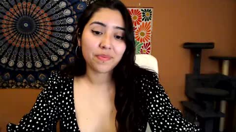 Snapshot of intimatetales chatting on February 17, 8:58 pm Africa online show from February 17, 8:58 pm