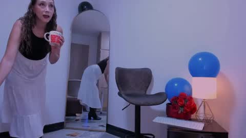 Pantyhose Queen online show from April 9, 8:03 pm