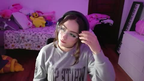 Snapshot of invisibledollx chatting on May 25, 7:58 am invisibledollx online show from May 25, 7:58 am