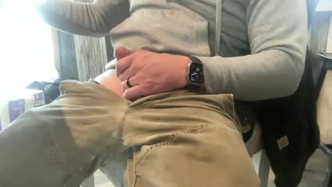 Snapshot of iowafarmcock chatting on December 2, 8:11 pm iowafarmcock online show from December 2, 8:11 pm