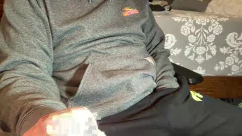 Snapshot of iowafarmcock chatting on December 5, 4:34 pm iowafarmcock online show from December 5, 4:34 pm