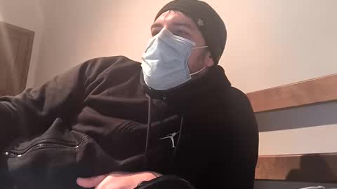 Snapshot of iplaywithu221 chatting on December 19, 5:18 am iplaywithu221 online show from December 19, 5:18 am