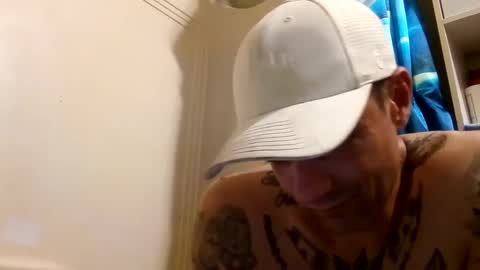 Snapshot of ipleaseherfromdaback chatting on October 10, 8:35 am BillyAllen online show from October 10, 8:35 am