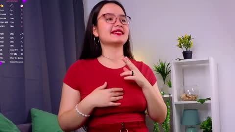 Snapshot of iralascola chatting on September 21, 1:18 am Mia online show from September 21, 1:18 am