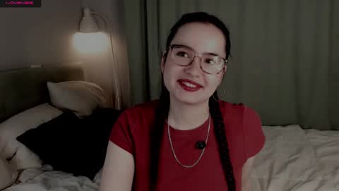 Snapshot of iralascola chatting on October 13, 1:16 am Mia online show from October 13, 1:16 am