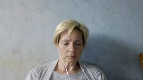 Snapshot of irinaa_x chatting on July 9, 3:05 pm irinaa x online show from July 9, 3:05 pm