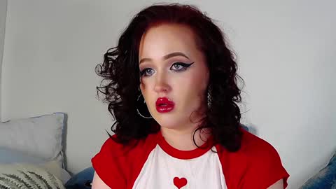 Snapshot of irinaart chatting on December 15, 7:42 pm Irina online show from December 15, 7:42 pm