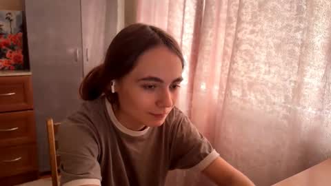 Snapshot of irinaballesteros chatting on October 22, 9:09 am Evie online show from October 22, 9:09 am