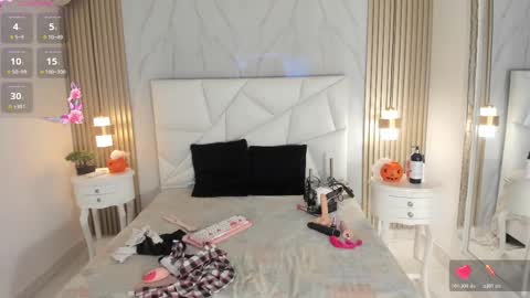 Snapshot of irinacollyn chatting on October 17, 7:49 pm Iri online show from October 17, 7:49 pm