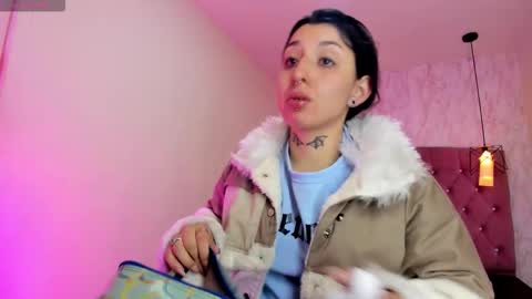 iris_77 online show from January 8, 11:56 am