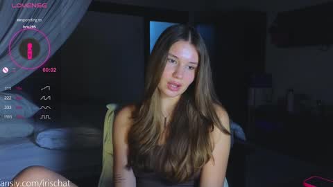 Snapshot of iris_chat chatting on January 31, 3:00 pm online show from January 31, 3:00 pm