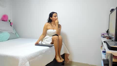 iris online show from November 9, 10:52 pm