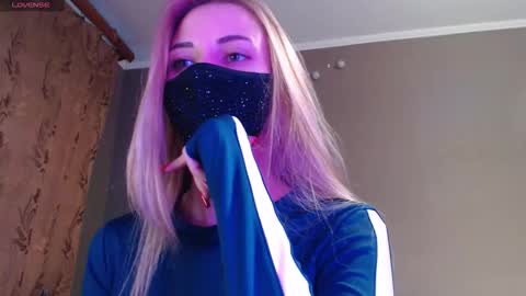 Lily online show from September 28, 3:50 pm